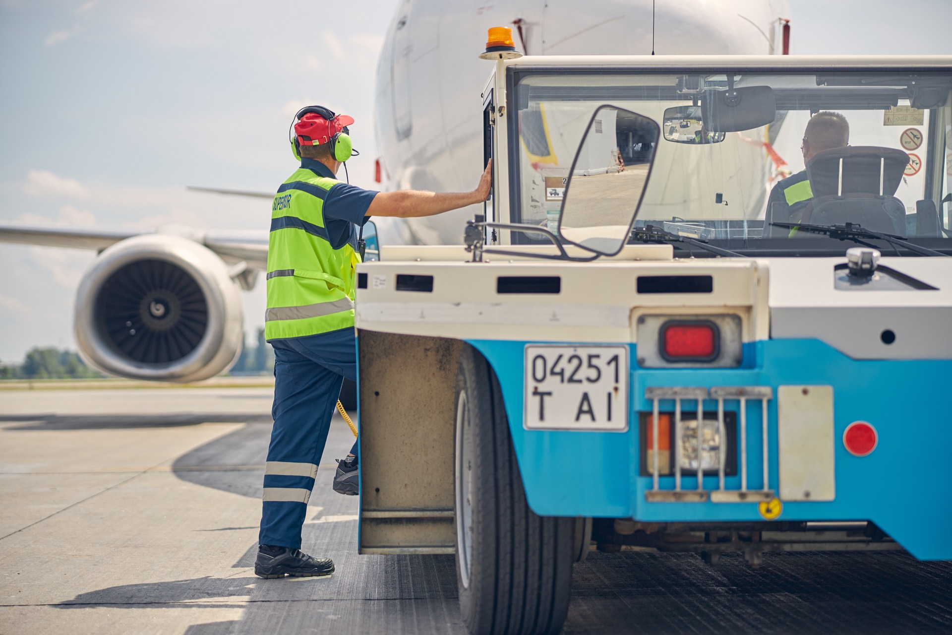 Airport ground vehicle with KDS fleet tracking